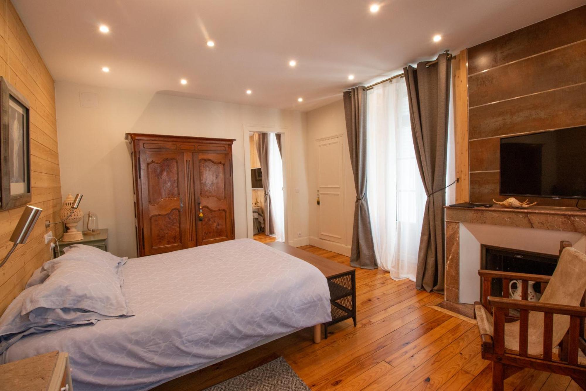 Le 41 Avenue Foch Hotel Bagneres-de-Luchon Exterior photo