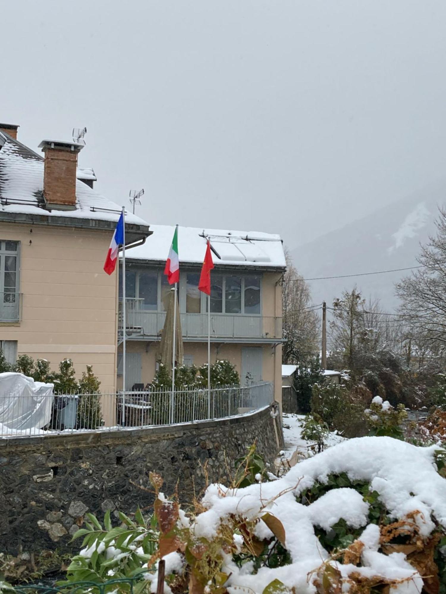 Le 41 Avenue Foch Hotel Bagneres-de-Luchon Exterior photo